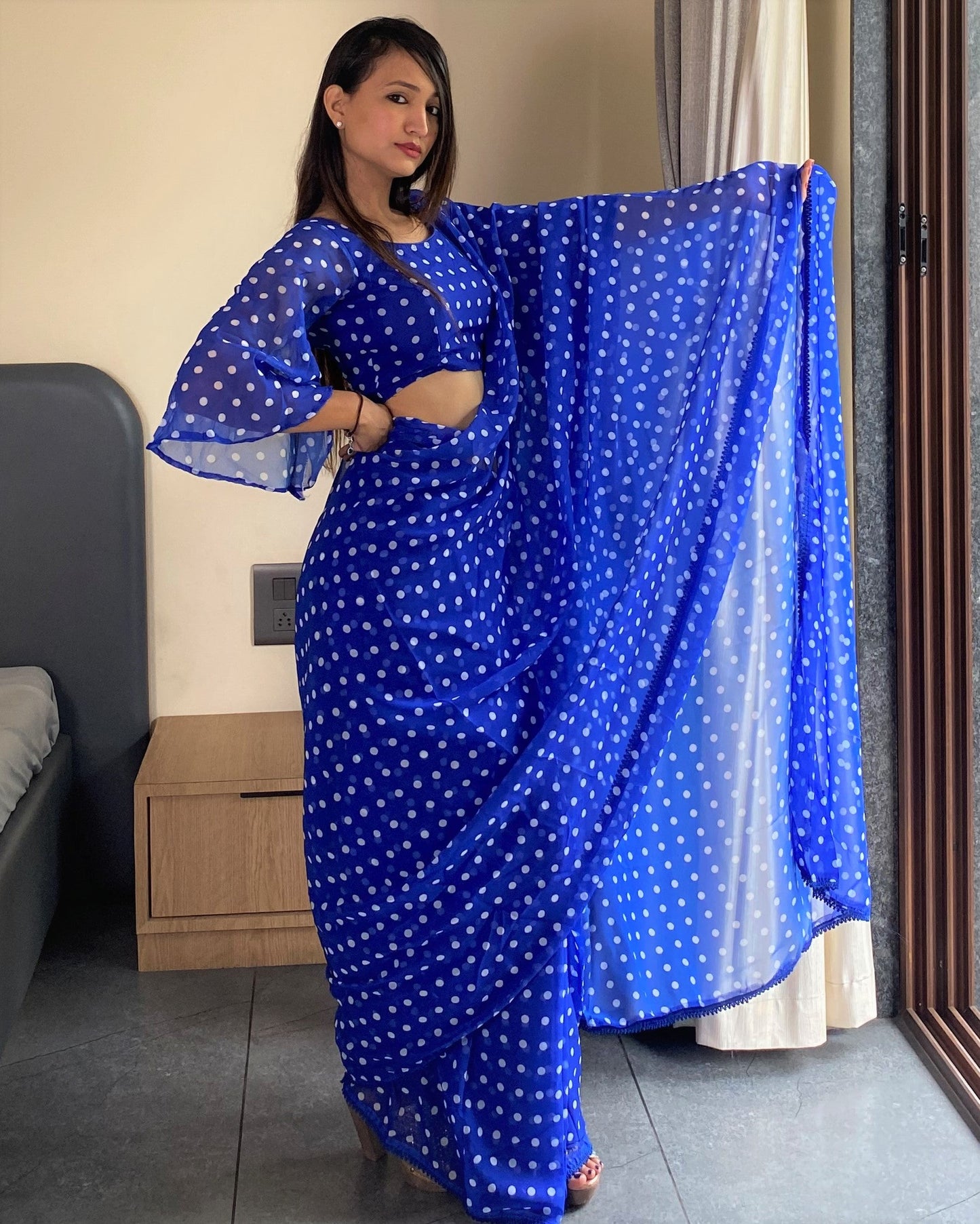 White Dot 1 Minute Ready to Wear Saree