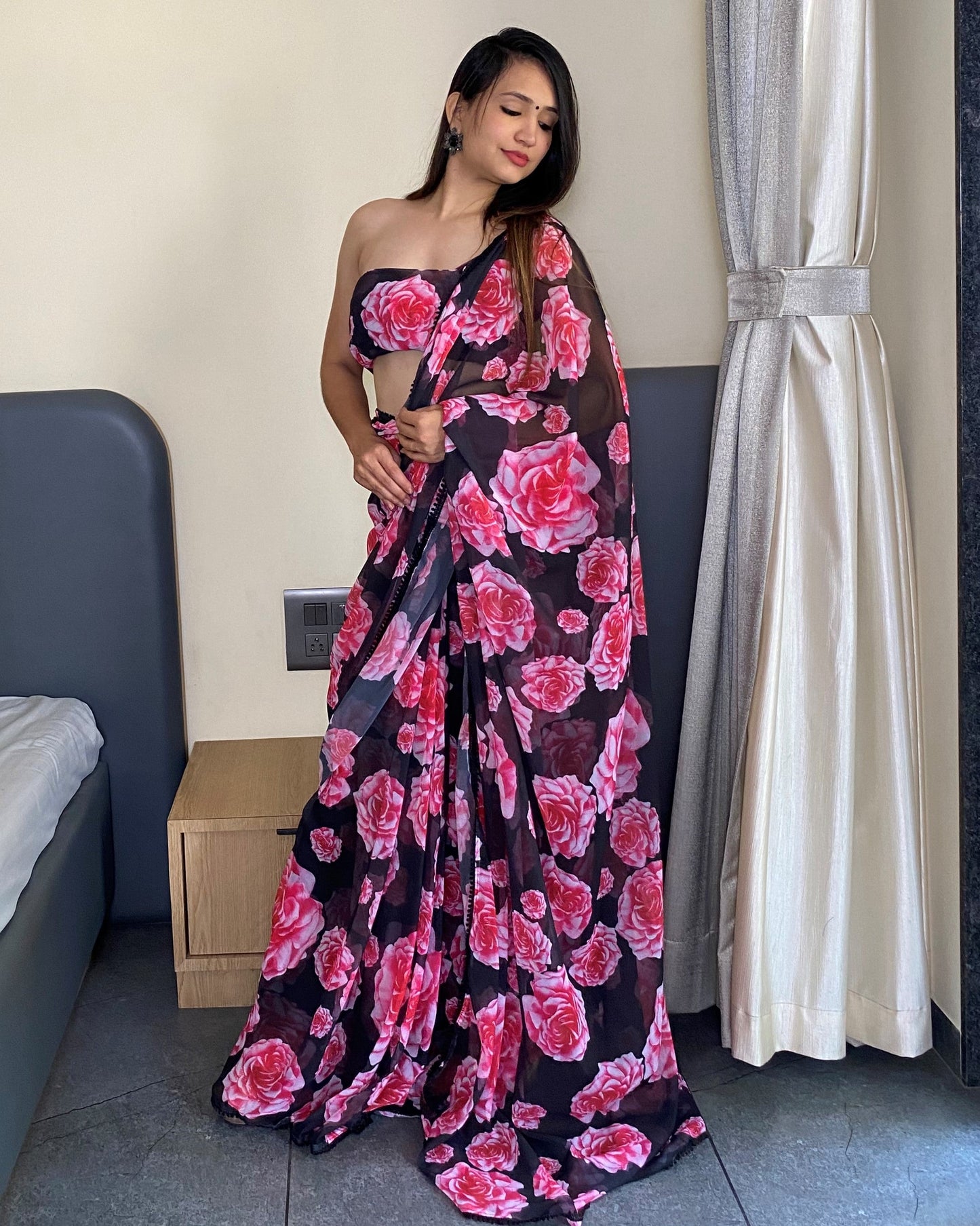 1 Min Ready to Wear Premium Floral Printed Saree