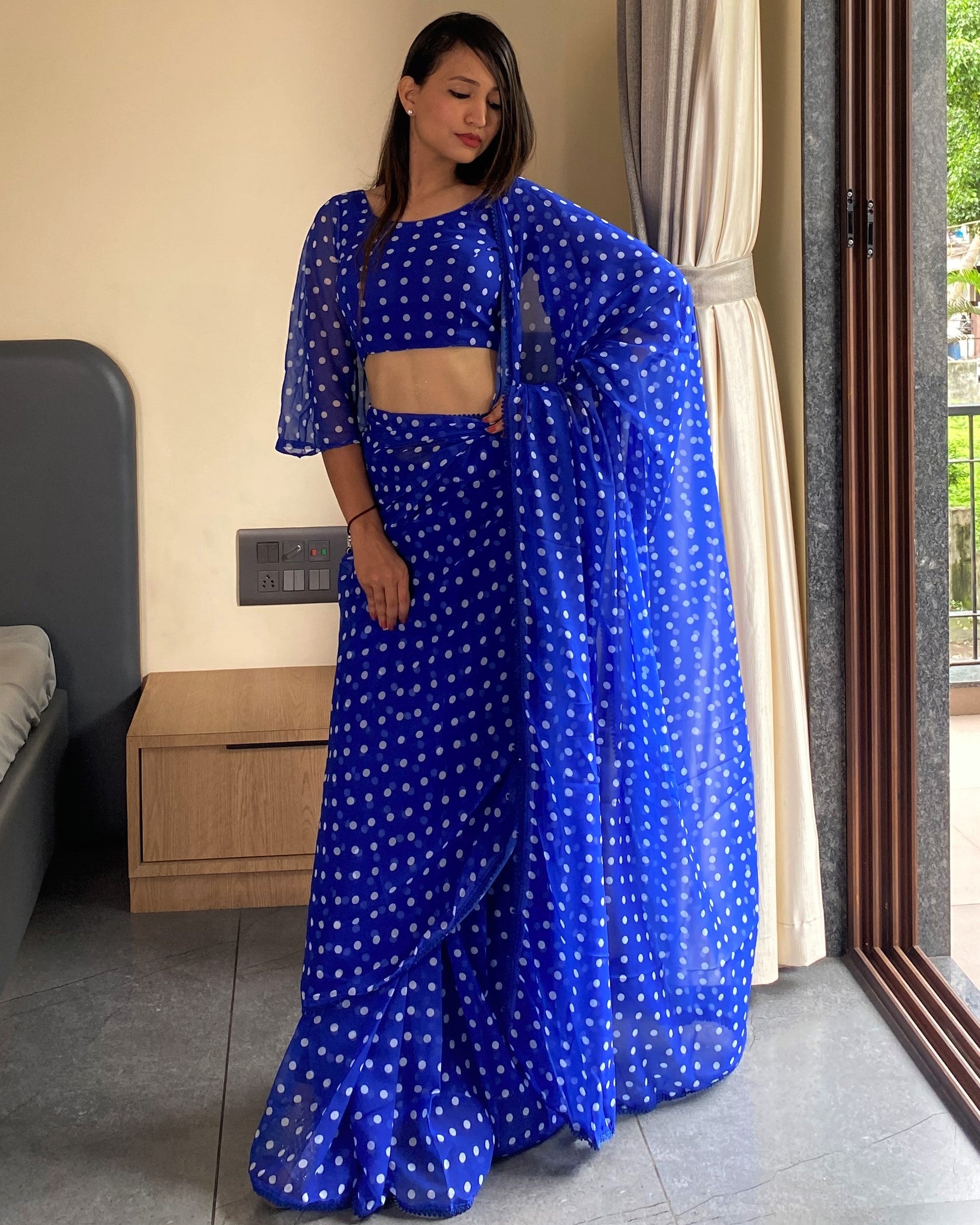 White Dot 1 Minute Ready to Wear Saree