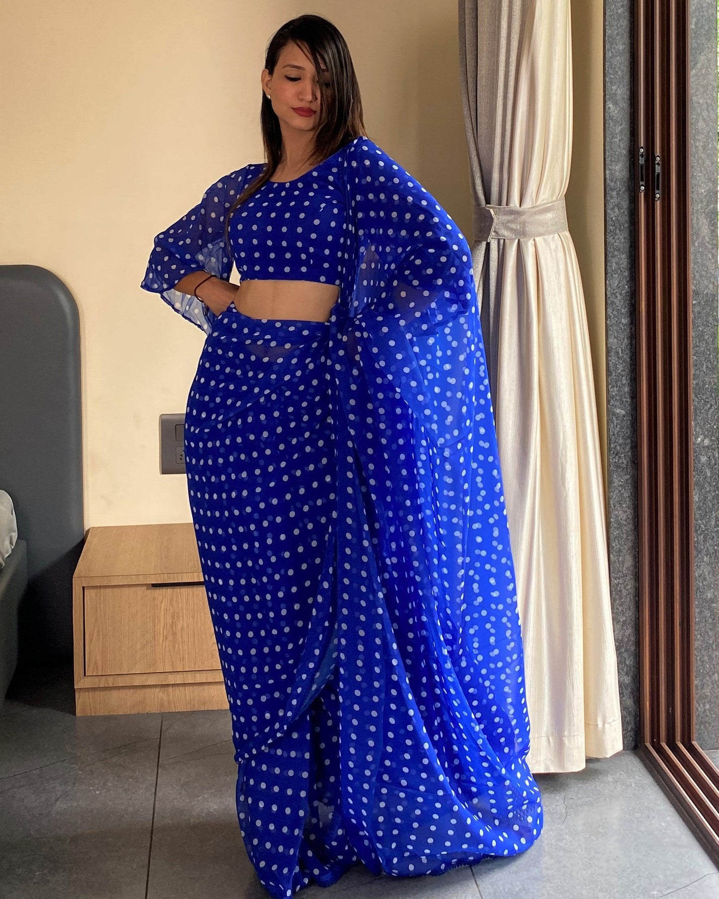 White Dot 1 Minute Ready to Wear Saree
