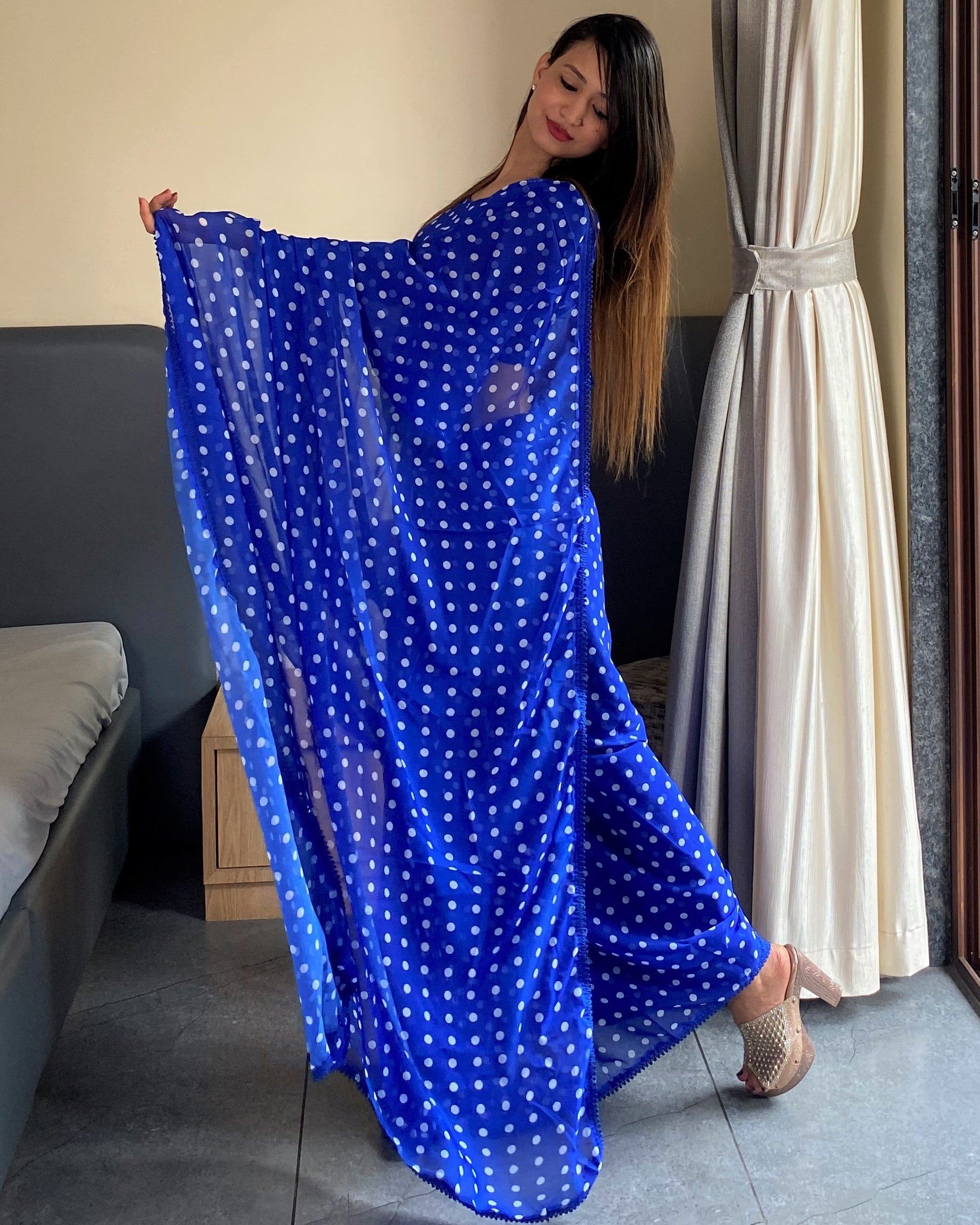 White Dot 1 Minute Ready to Wear Saree