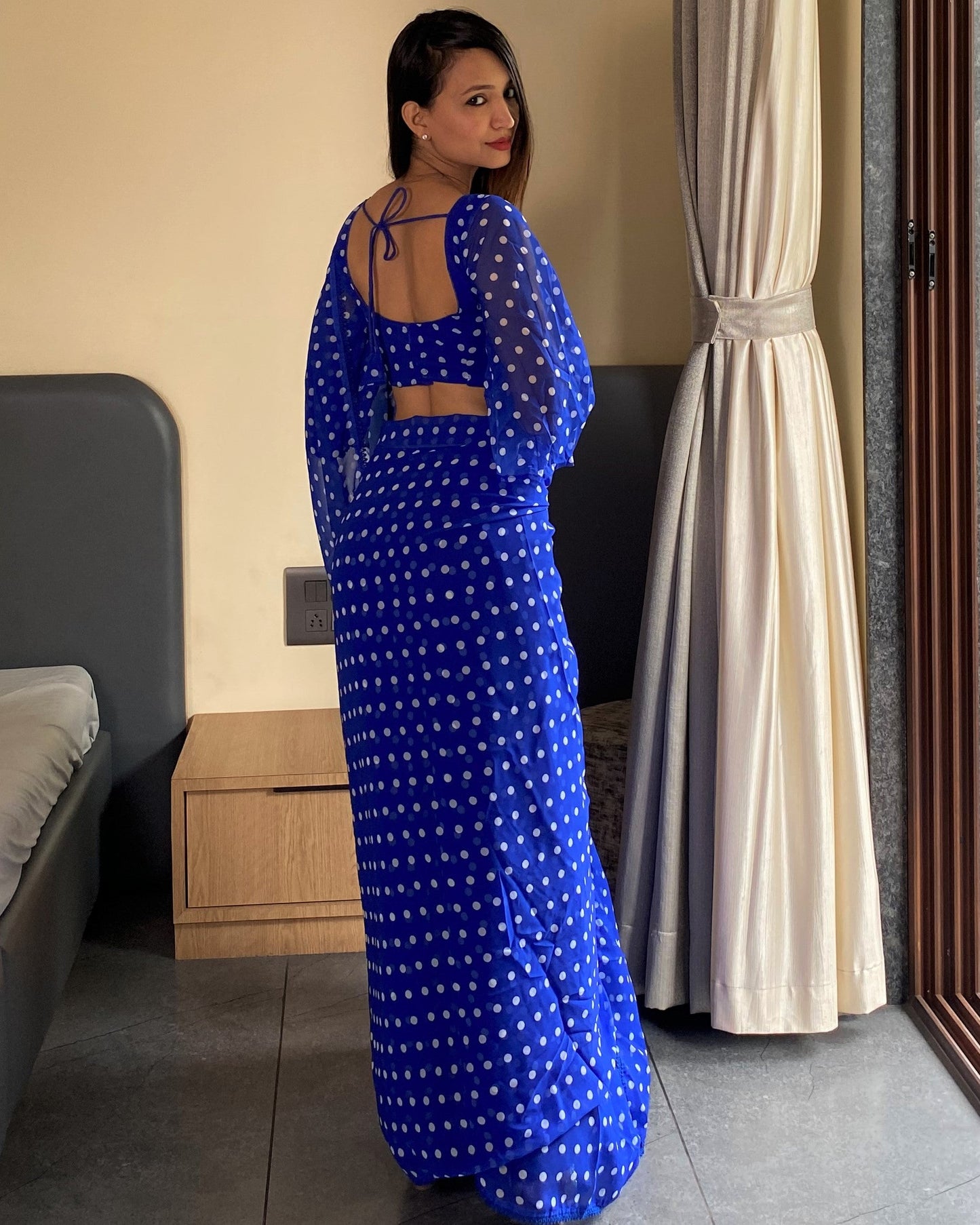White Dot 1 Minute Ready to Wear Saree