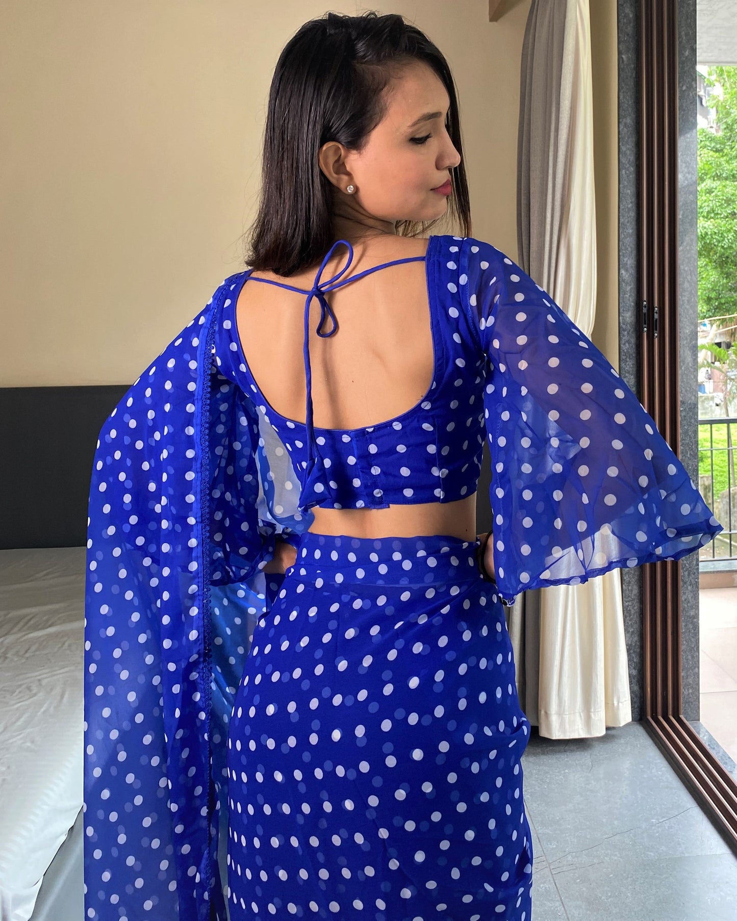 White Dot 1 Minute Ready to Wear Saree