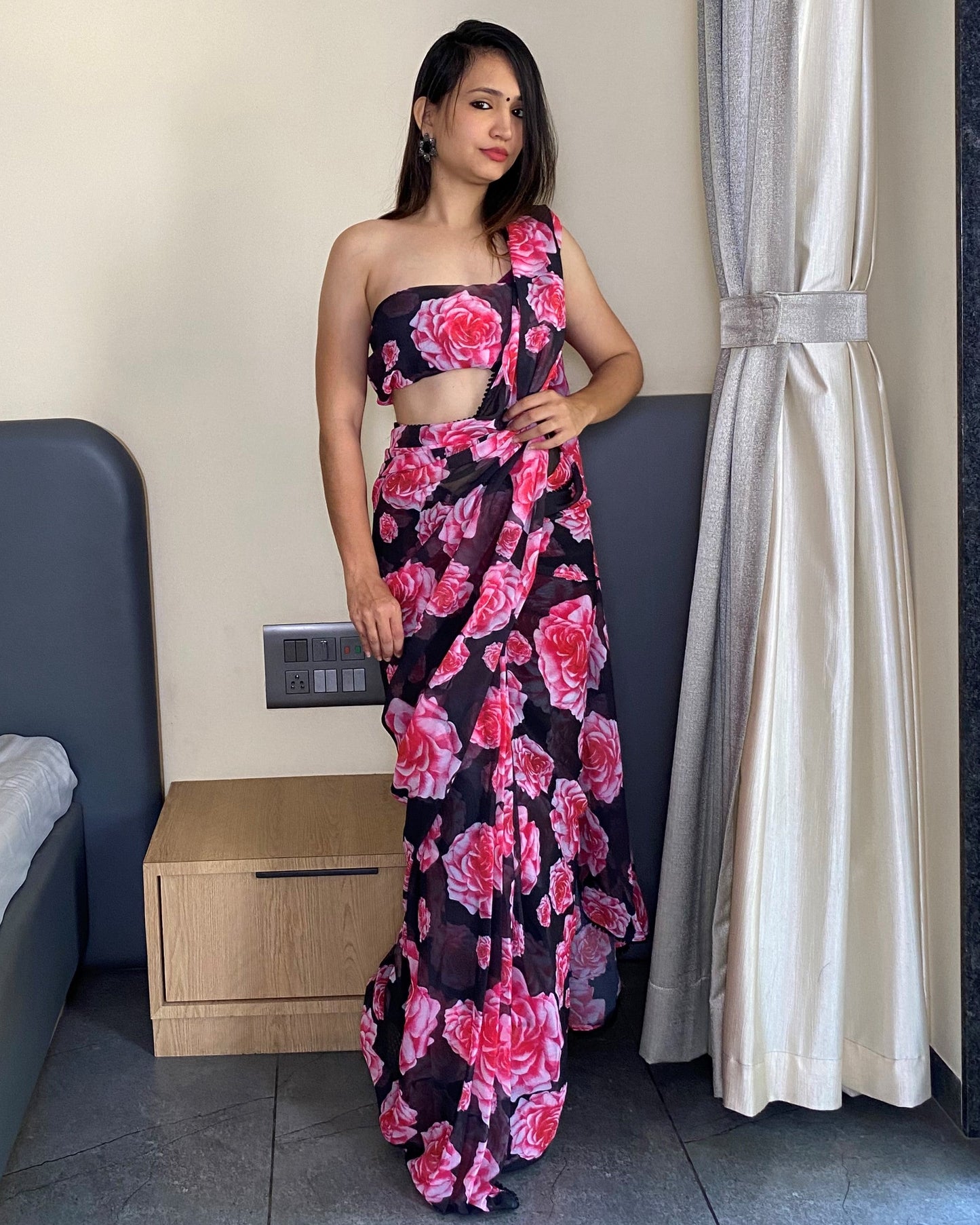 1 Min Ready to Wear Premium Floral Printed Saree