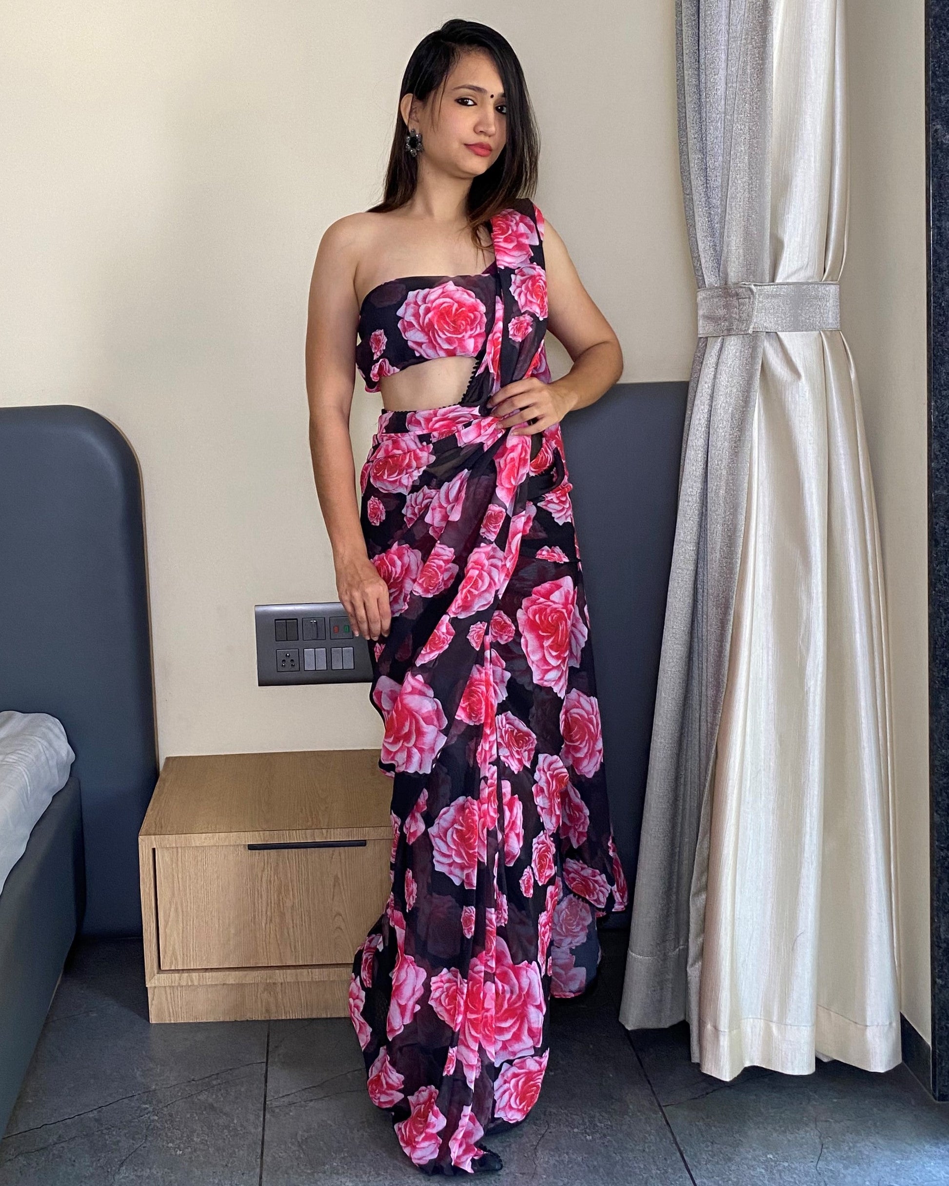 1 Min Ready to Wear Premium Floral Printed Saree
