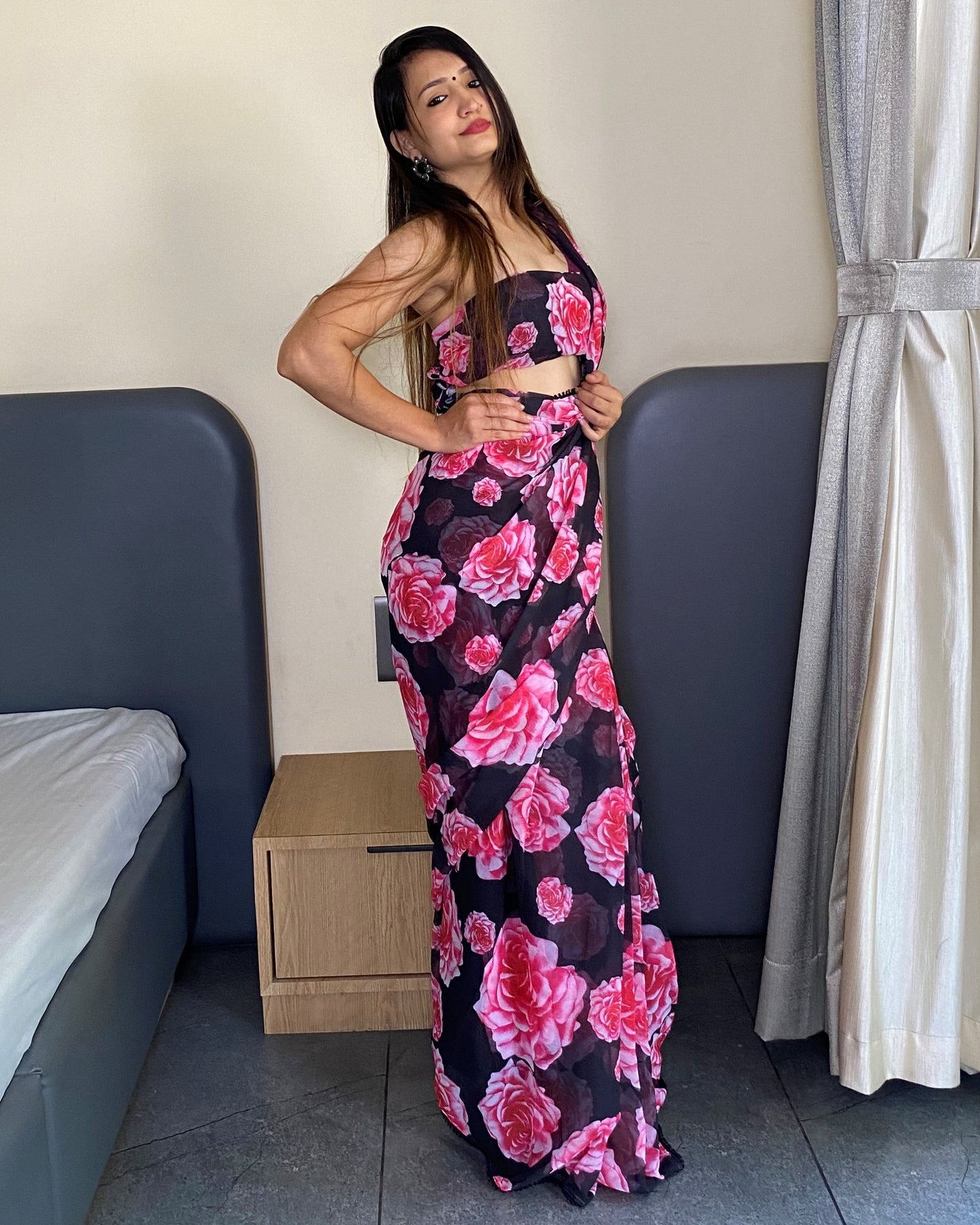 1 Min Ready to Wear Premium Floral Printed Saree